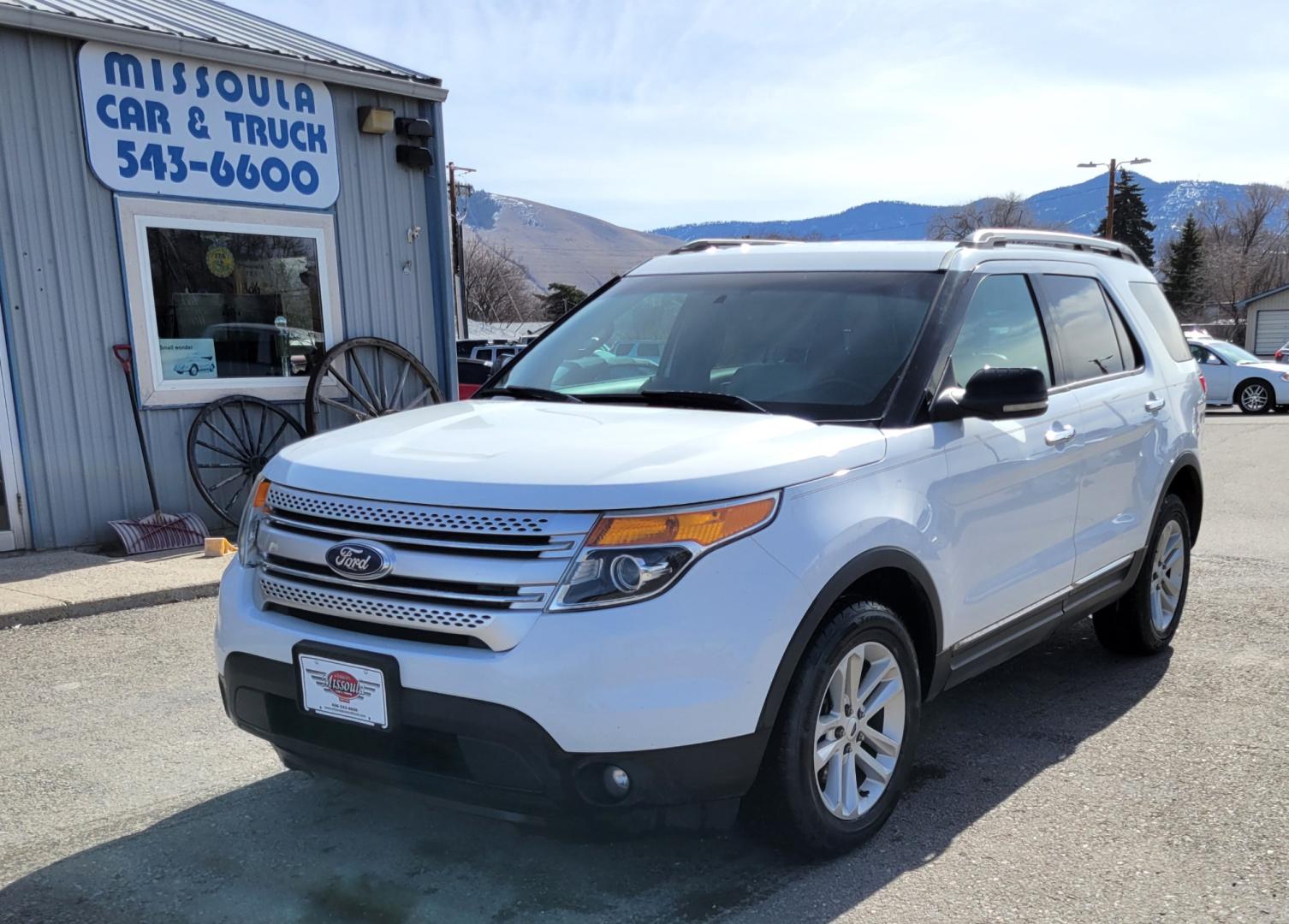 2013 White /Black Ford Explorer XLT (1FM5K8D81DG) with an 3.5L V6 engine, 6 Speed Auto transmission, located at 450 N Russell, Missoula, MT, 59801, (406) 543-6600, 46.874496, -114.017433 - Photo#1